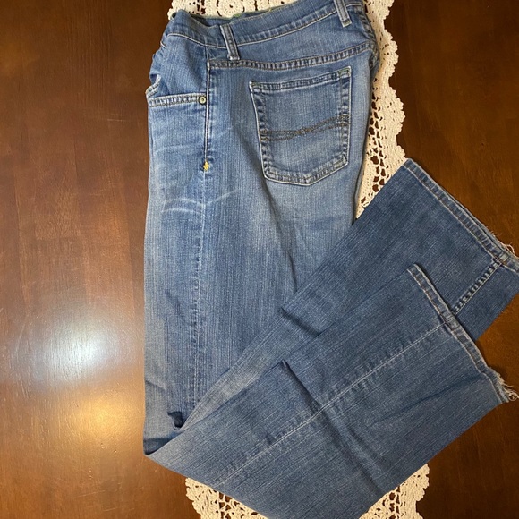 Lucky Jeans with the embroidery logo on side - Picture 3 of 8